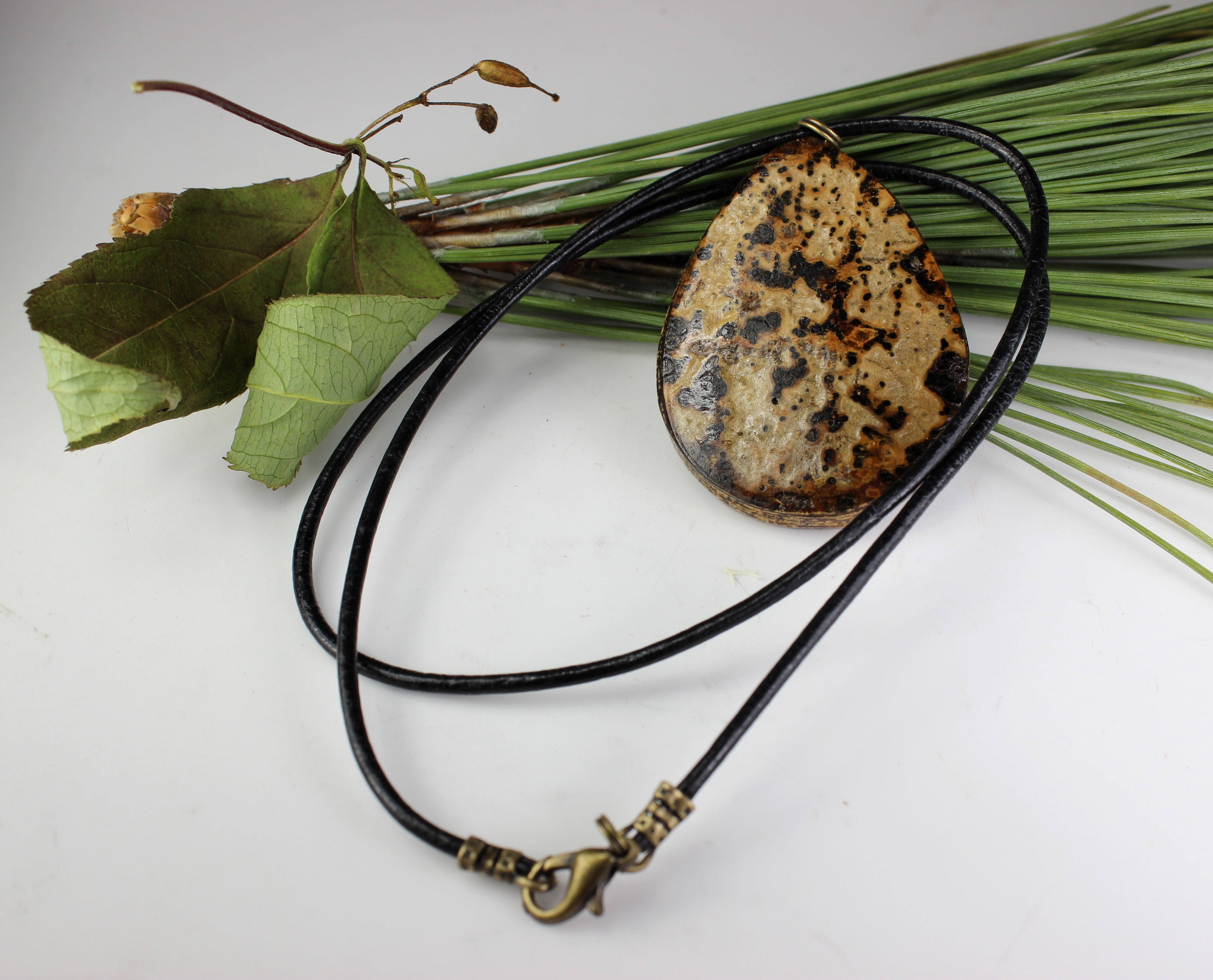 Pearly aspen bark necklace